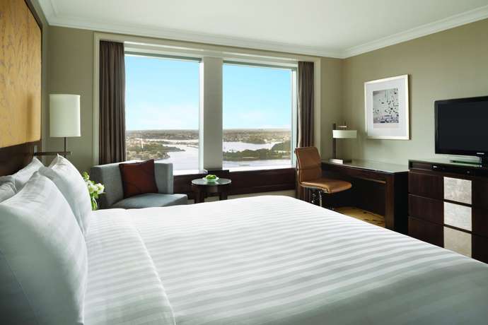 Imagen de la habitación del Hotel Shangri-la Sydney. Foto 20