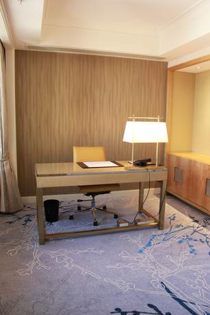 Imagen de la habitación del Hotel Shangri-la Sydney. Foto 23