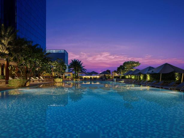 Imagen de la piscina del Hotel Shangri-la The Fort, Manila. Foto 20