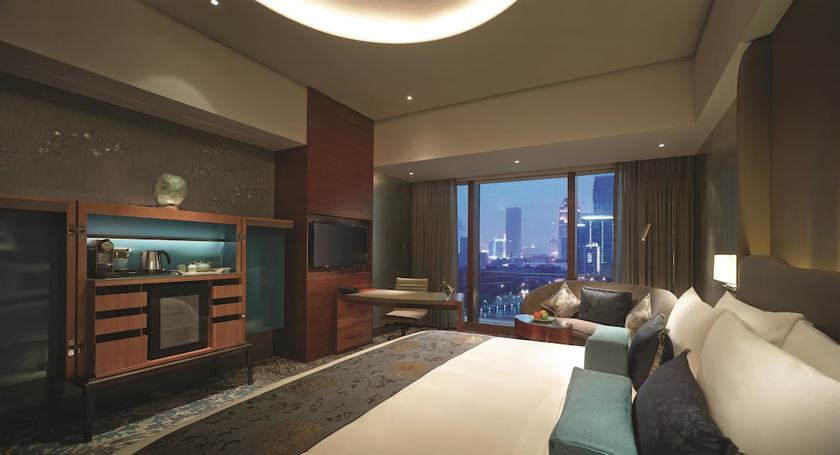 Imagen de la habitación del Hotel Shangri-la Tianjin. Foto 5