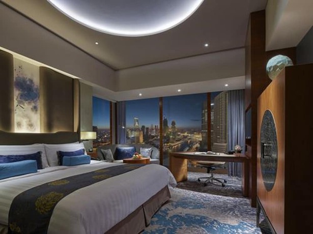 Imagen de la habitación del Hotel Shangri-la Tianjin. Foto 6