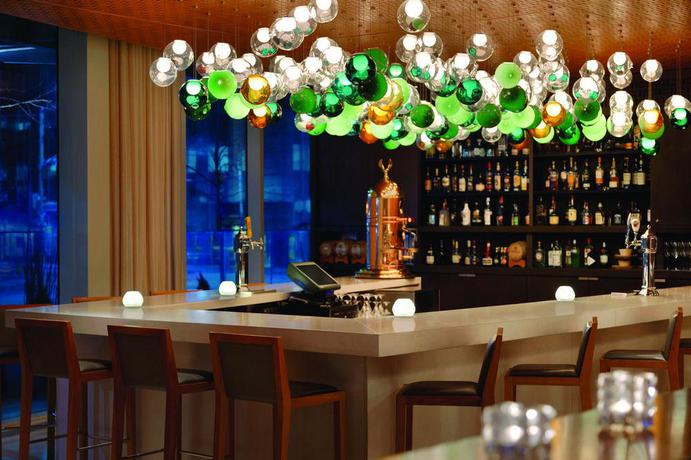 Imagen del bar/restaurante del Hotel Shangri-la Toronto. Foto 3