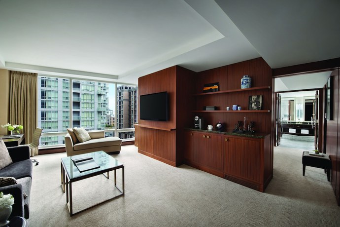 Imagen de la habitación del Hotel Shangri-la Toronto. Foto 6
