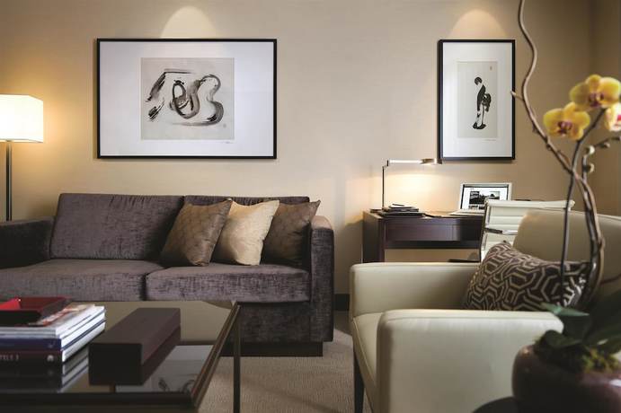 Imagen de la habitación del Hotel Shangri-la Toronto. Foto 8