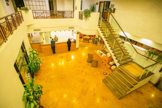 Imagen de los interiores del Hotel Shangri-la Village Resort. Foto 11