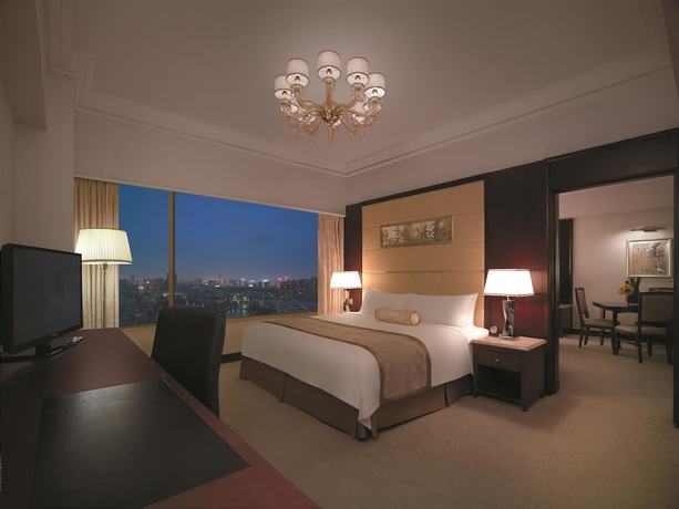 Imagen de la habitación del Hotel Shangri-la Wuhan. Foto 3