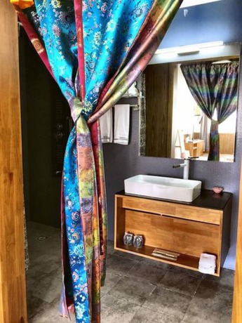 Imagen de la habitación del Hotel Shangri-la Youyou Inn. Foto 10