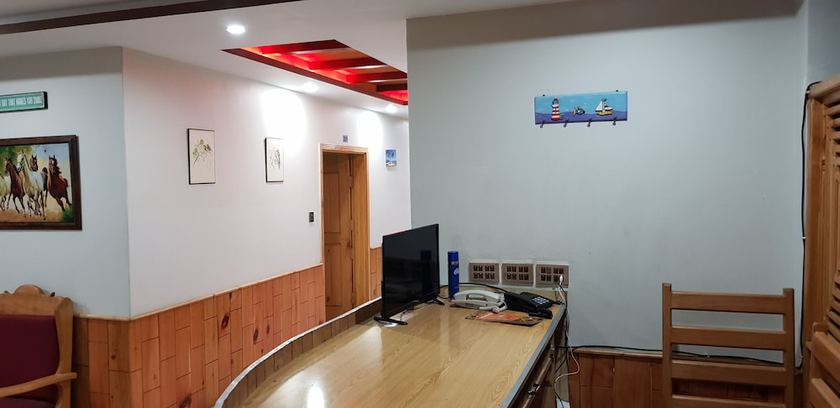 Imagen de los interiores del Hotel Shangrila sharda. Foto 18