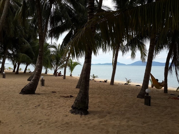 Imagen de los exteriores del Hotel Shangrilah Bungalow. Foto 10