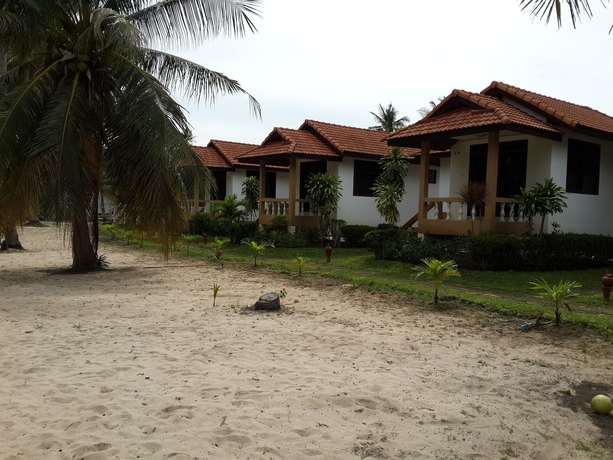 Imagen de los exteriores del Hotel Shangrilah Bungalow. Foto 11