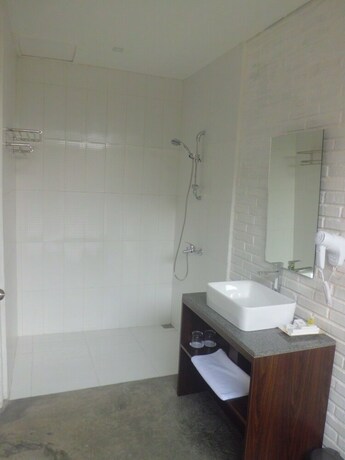 Imagen de la habitación del Hotel Shankara Borobudur. Foto 14