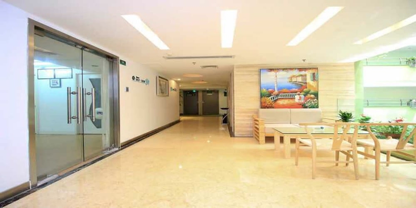 Imagen del bar/restaurante del Hotel Shanshui Trends North Huaqiang. Foto 2