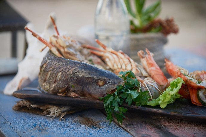 Imagen del bar/restaurante del Hotel Shanti Maurice Resort and Spa. Foto 6