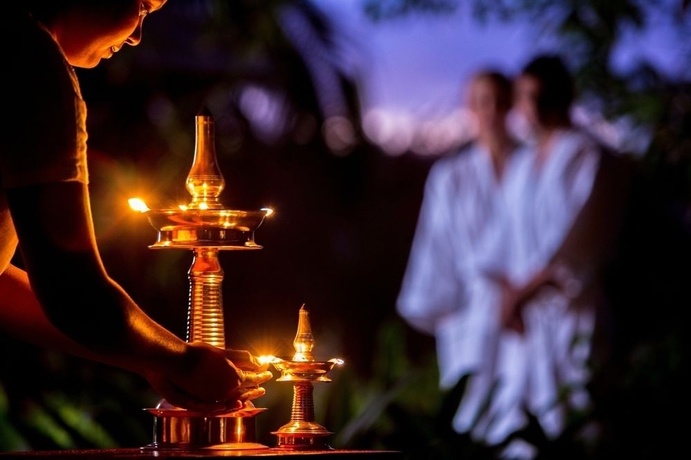 Imagen de la piscina del Hotel Shanti Maurice Resort and Spa. Foto 16