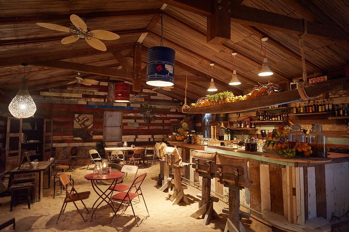 Imagen del bar/restaurante del Hotel Shanti Maurice Resort and Spa. Foto 13