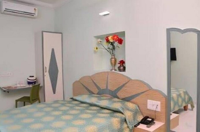 Imagen de la habitación del Hotel Shanti Mount Abu. Foto 30