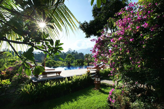 Imagen de la piscina del Hotel Shanti Natural Panorama View. Foto 19