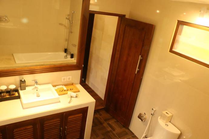 Imagen de la habitación del Hotel Shanti Natural Panorama View. Foto 14