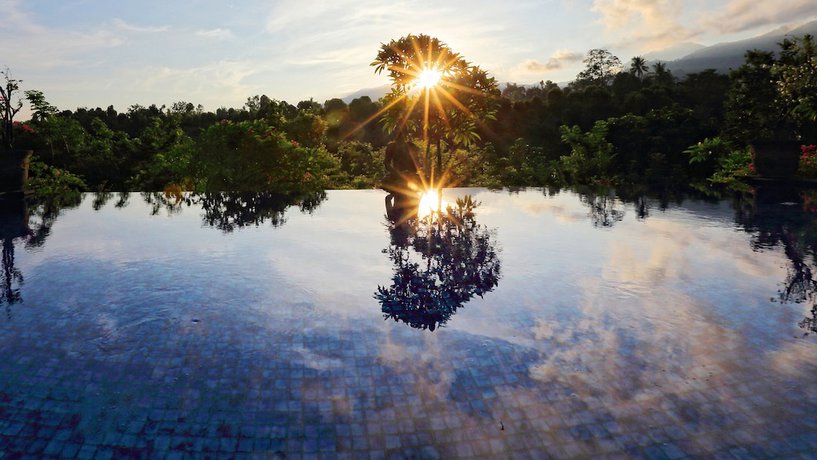 Imagen de la piscina del Hotel Shanti Natural Panorama View. Foto 20
