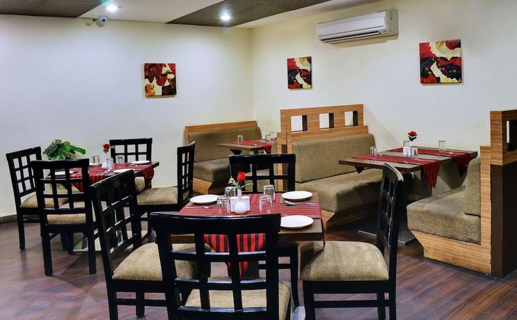Imagen del bar/restaurante del Hotel Shanti Palace, Ajmer. Foto 2