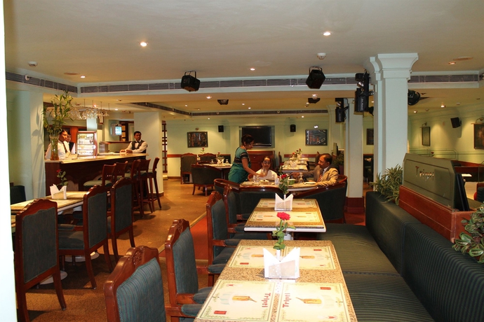 Imagen de los interiores del Hotel Shanti Palace. Foto 7