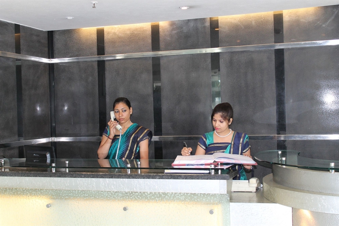 Imagen de los interiores del Hotel Shanti Palace. Foto 8