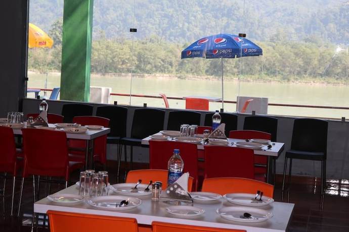 Imagen del bar/restaurante del Hotel Shanti Residency Ganga View. Foto 6