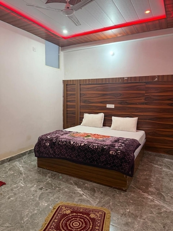 Imagen de la habitación del Hotel Sharda Palace. Foto 2