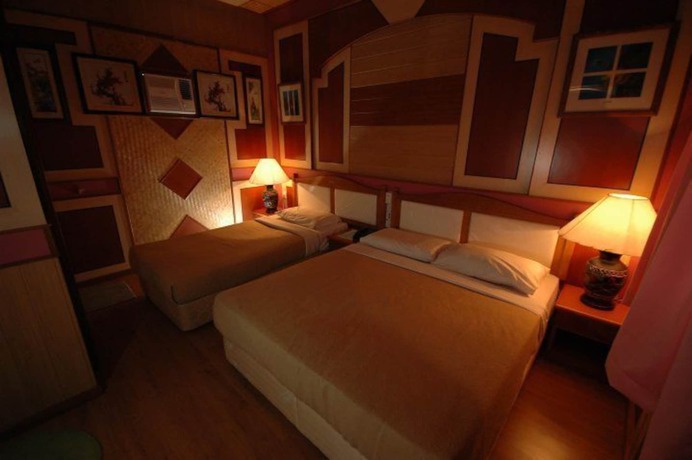 Imagen de los interiores del Hotel Shari-la Island Resort. Foto 15