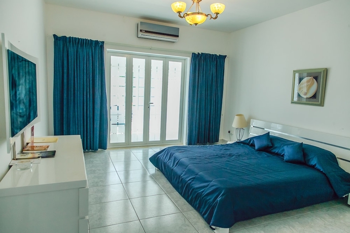 Imagen de la habitación del Hotel Sharjah Carlton. Foto 10