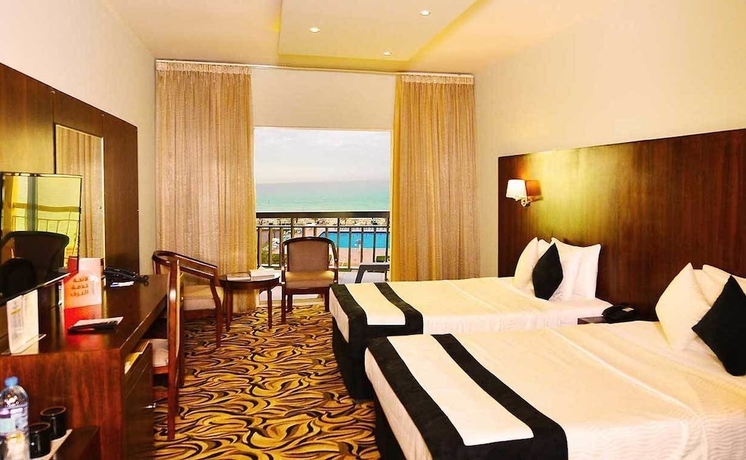 Imagen de la habitación del Hotel Sharjah Carlton. Foto 13