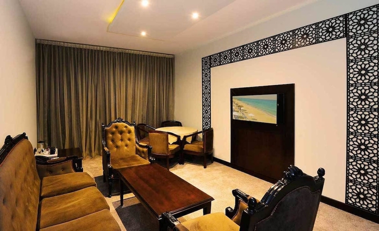 Imagen de la habitación del Hotel Sharjah Carlton. Foto 15