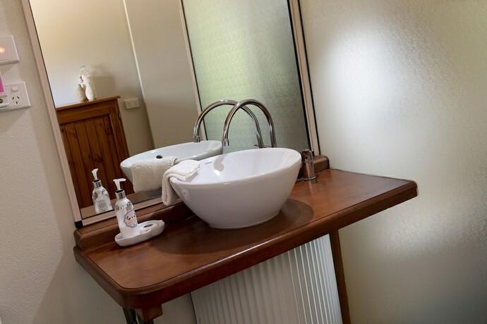 Imagen general del Hotel Sharlynn by the River. Foto 9