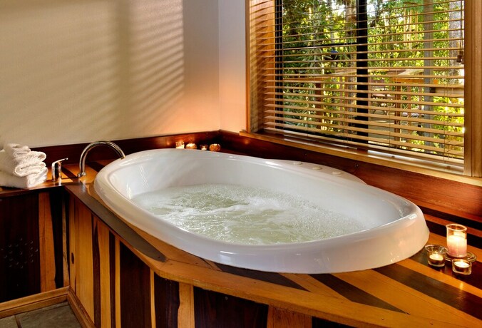 Imagen de la piscina del Hotel Sharlynn by the River. Foto 37