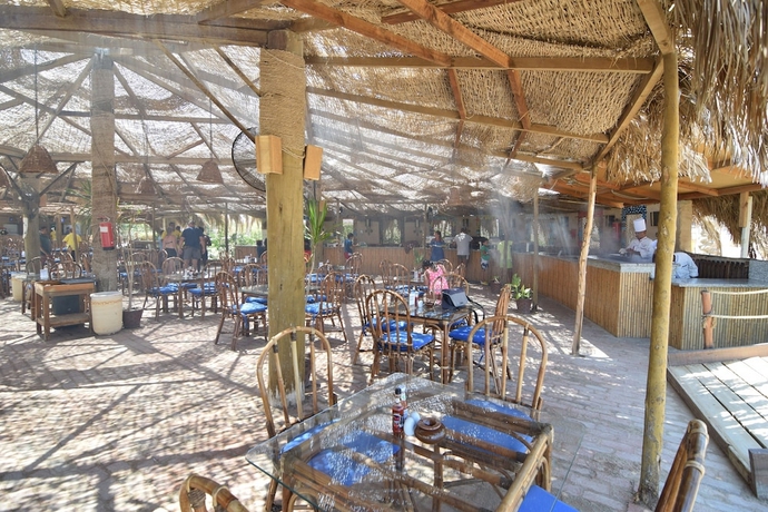 Imagen del bar/restaurante del Hotel Sharm El Naga Resort and Diving Center. Foto 8