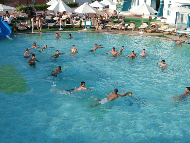 Imagen de la piscina del Hotel Sharm Holiday Resort. Foto 16