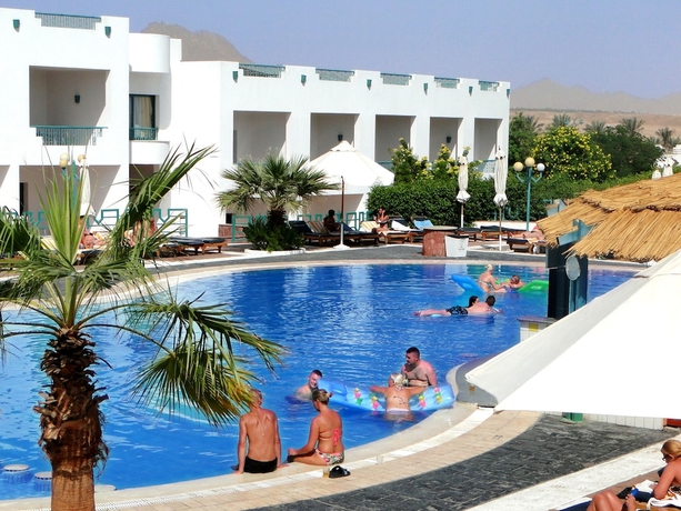 Imagen de la piscina del Hotel Sharm Holiday Resort. Foto 17
