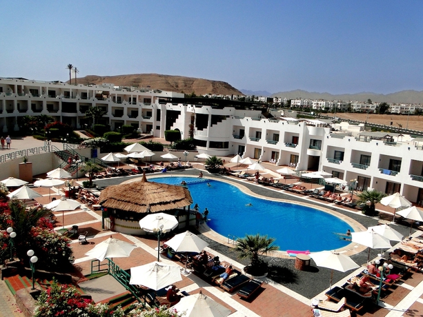 Imagen de la piscina del Hotel Sharm Holiday Resort. Foto 18
