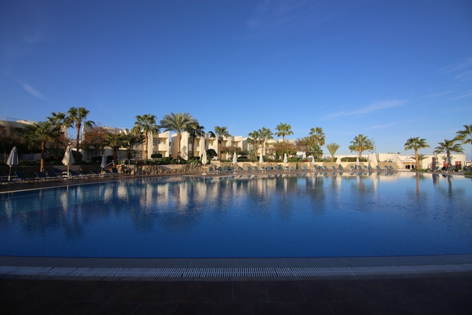 Imagen de la piscina del Hotel Sharm Reef. Foto 11