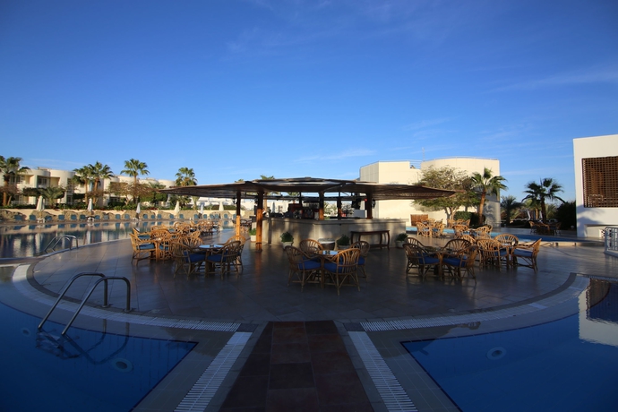 Imagen de la piscina del Hotel Sharm Reef. Foto 14