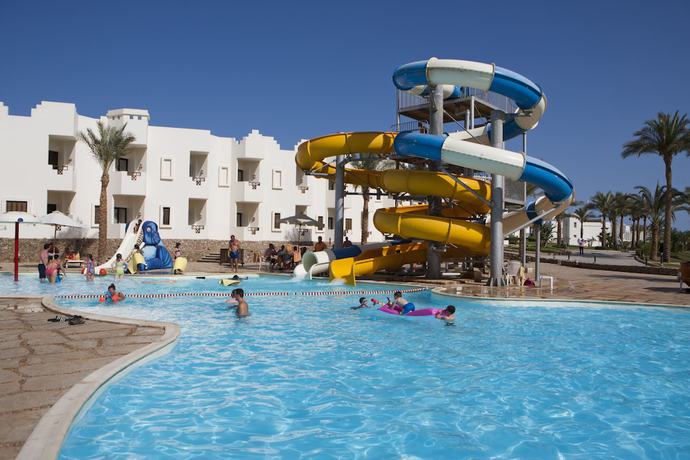 Imagen de la piscina del Hotel Sharm Resort. Foto 17