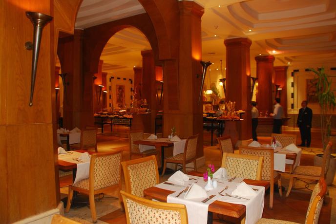 Imagen del bar/restaurante del Hotel Sharm Resort. Foto 3