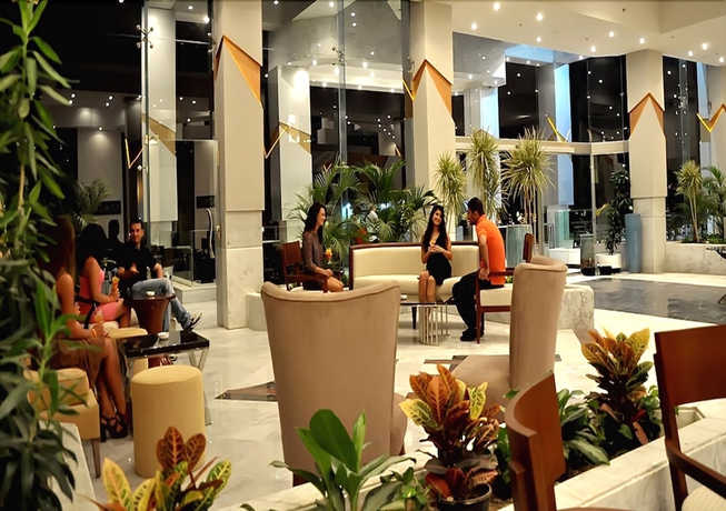 Imagen del bar/restaurante del Hotel Sharming Inn. Foto 2