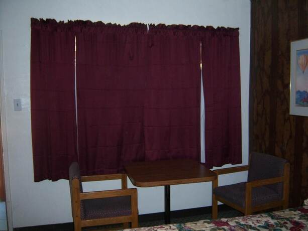 Imagen de la habitación del Hotel Shasta Dam Motel. Foto 18