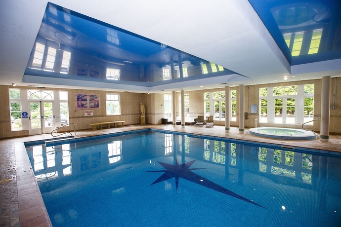 Imagen de la piscina del Hotel Shaw Hill Golf Resort and Spa. Foto 17