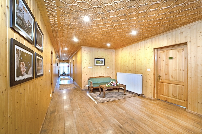 Imagen de los interiores del Hotel Shaw Inn. Foto 19