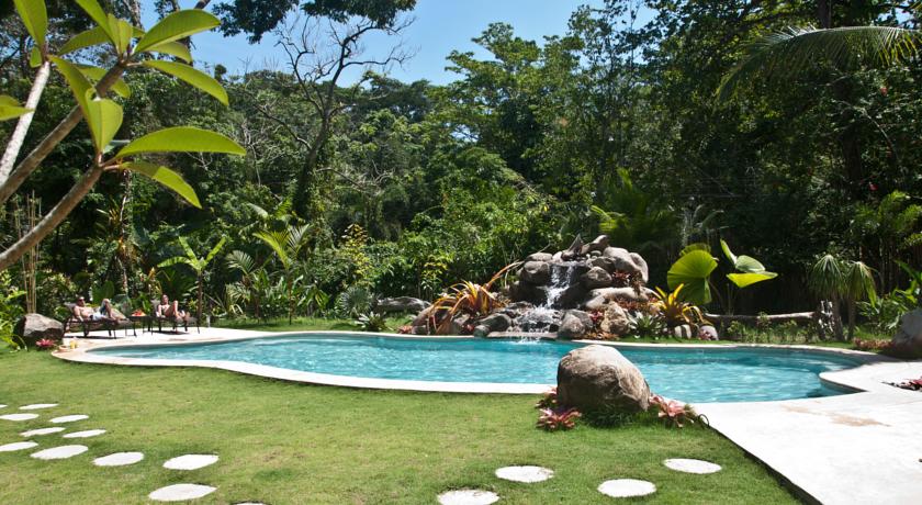 Imagen de la piscina del Hotel Shawandha. Foto 11