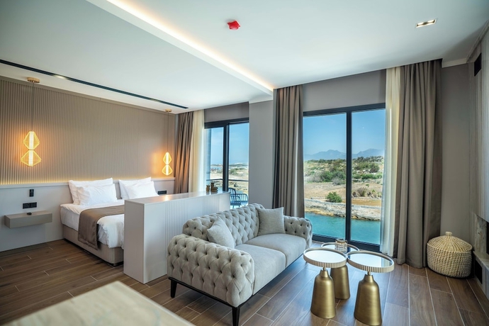 Imagen de la habitación del Hotel Shayna Beach Club. Foto 9
