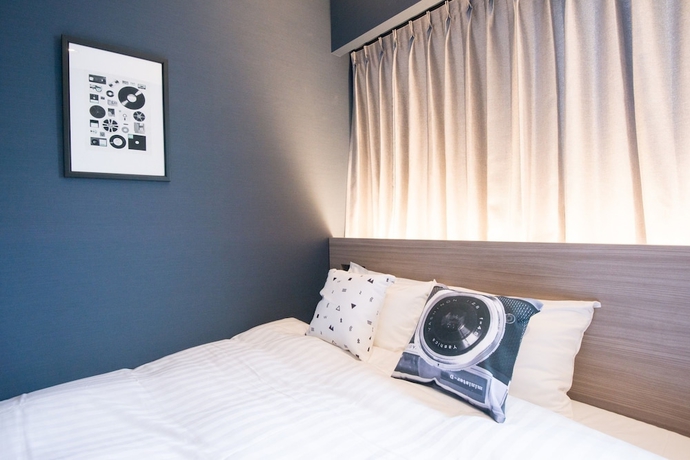 Imagen de la habitación del Hotel She, Osaka. Foto 7