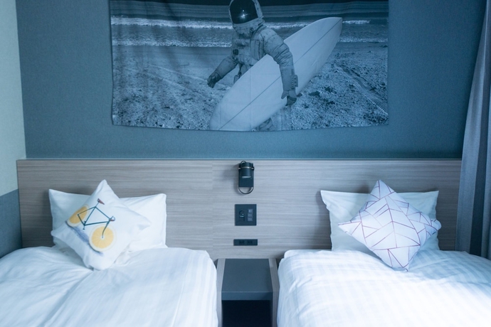 Imagen de la habitación del Hotel She, Osaka. Foto 10